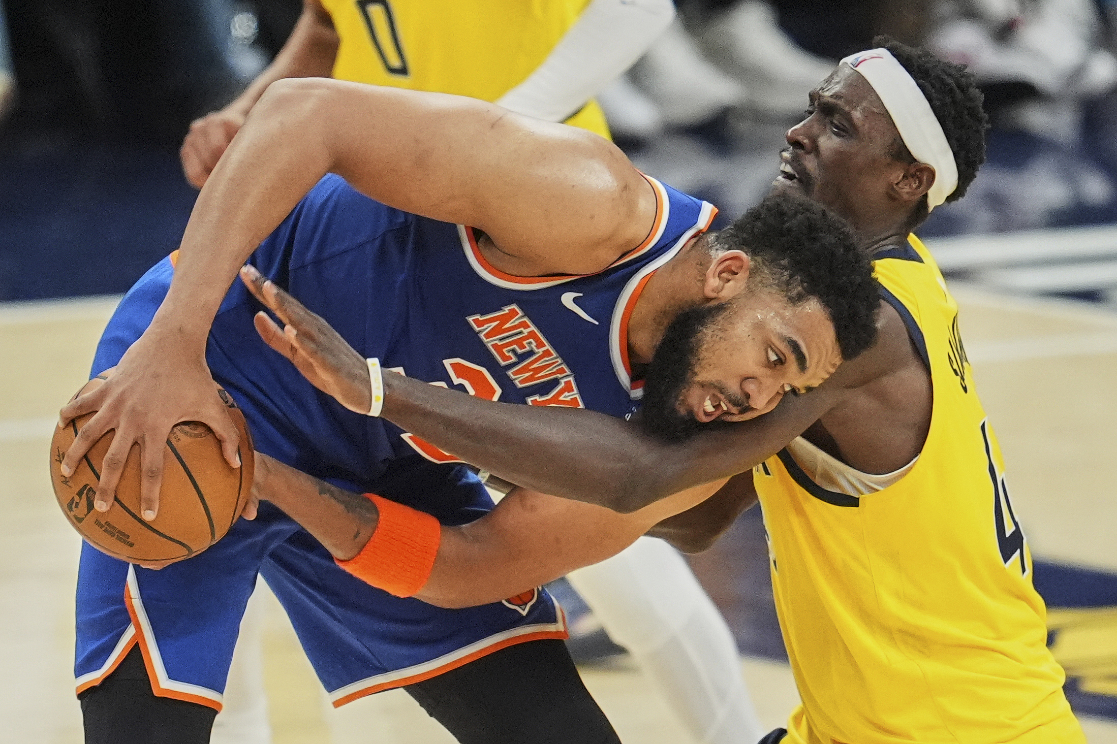 半岛·综合体育官网入口-🤕美记：唐斯因膝盖挫伤，东决G5将出战成疑