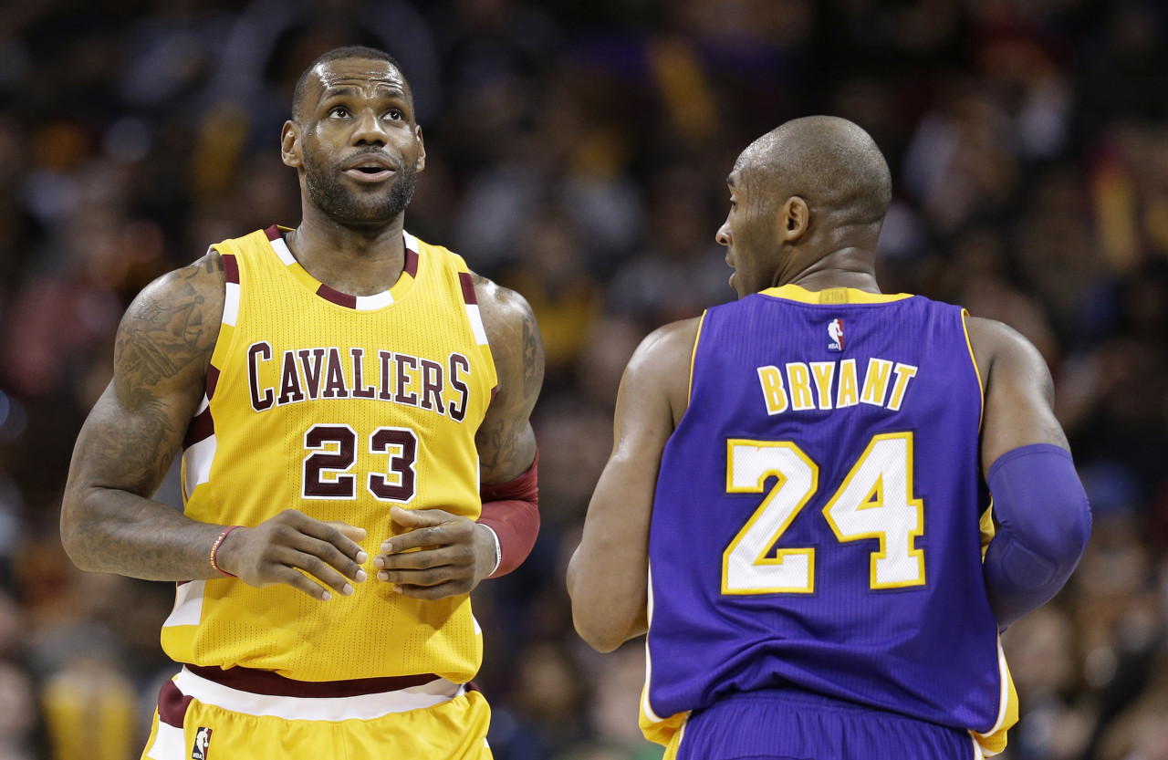 半岛·体育中国官方网-圣诞夜60分不是传说！詹姆斯500+前无古人 库里一遇圣诞就隐身？