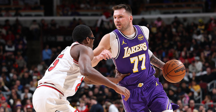 半岛体育-东契奇46+7+11詹姆斯24+5 湖人客场轻取公牛|洛杉矶湖人队|芝加哥公牛队|八村塁|尼古拉-武切维奇|卢卡-东契奇_新浪体育_新浪新闻